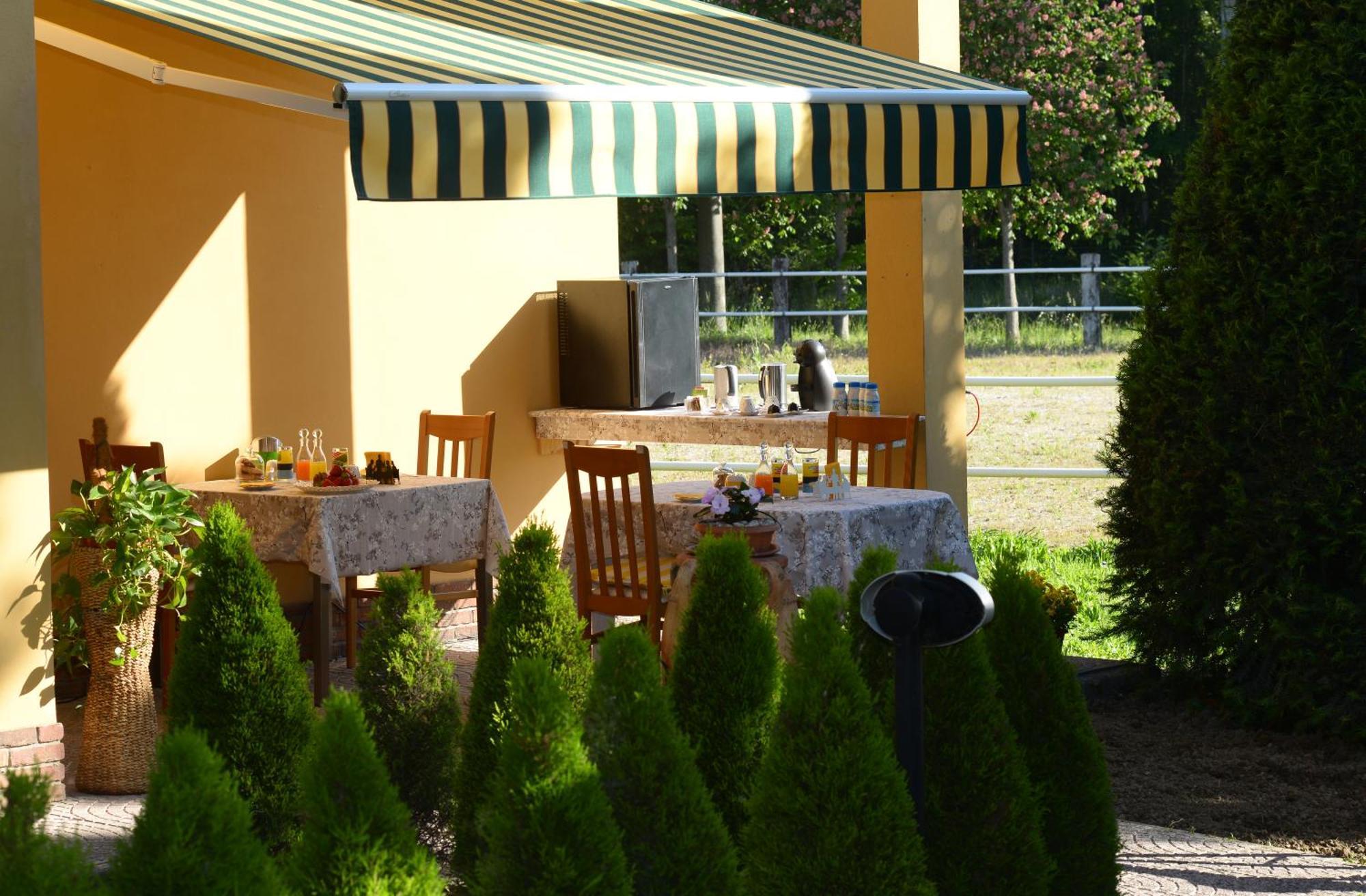 Pidkova Otel Modena Dış mekan fotoğraf